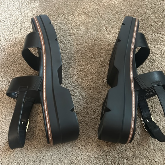 Naturalizer black sandals size 11. - Picture 3 of 6